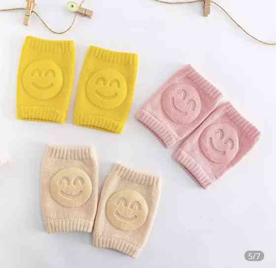 Наколенники детские для ползания, смайлик, желтые, отличные защитные наколенники Киев