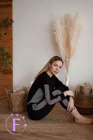 Повседневный женский костюм из трикотажа 