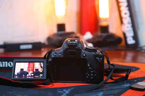 Профессиональный фотоаппарат Canon EOS 650D Зеркалка.Комплект. В идеальном состоянии Б\У Киев