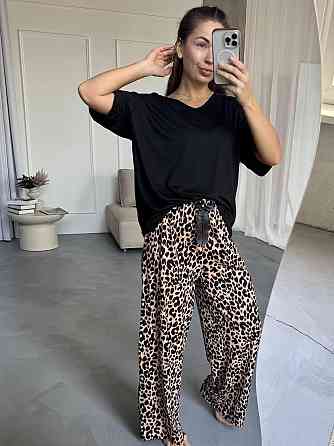 Женский домашний комплект двойка: футболка + леопардовые брюки коттон Одесса