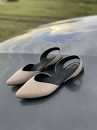 RONE Шкіряні босоніжки жіночі із закритим носком, колір капучино RONE B-156 р. 36 / Босоніжки з Коломыя