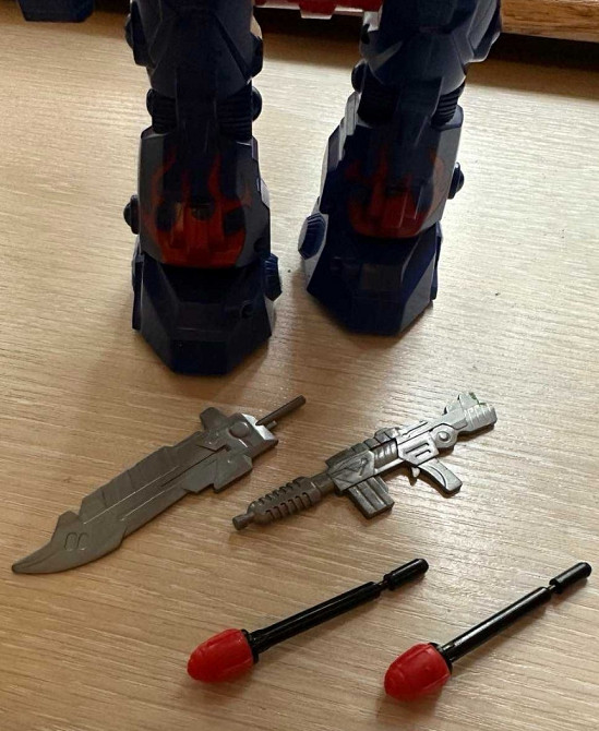 Інтерактивний робот Оптімус Прайм висотою 23 см. Киев - изображение 3