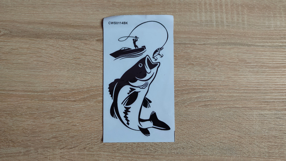 Наклейка на авто Рыбак с крупной рыбой Киев - изображение 1