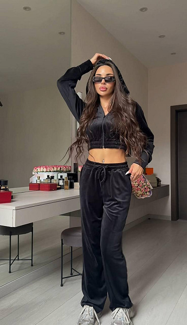 Женский прогулочный костюм двойка из велюра Черный, 42/44 Одесса - изображение 1