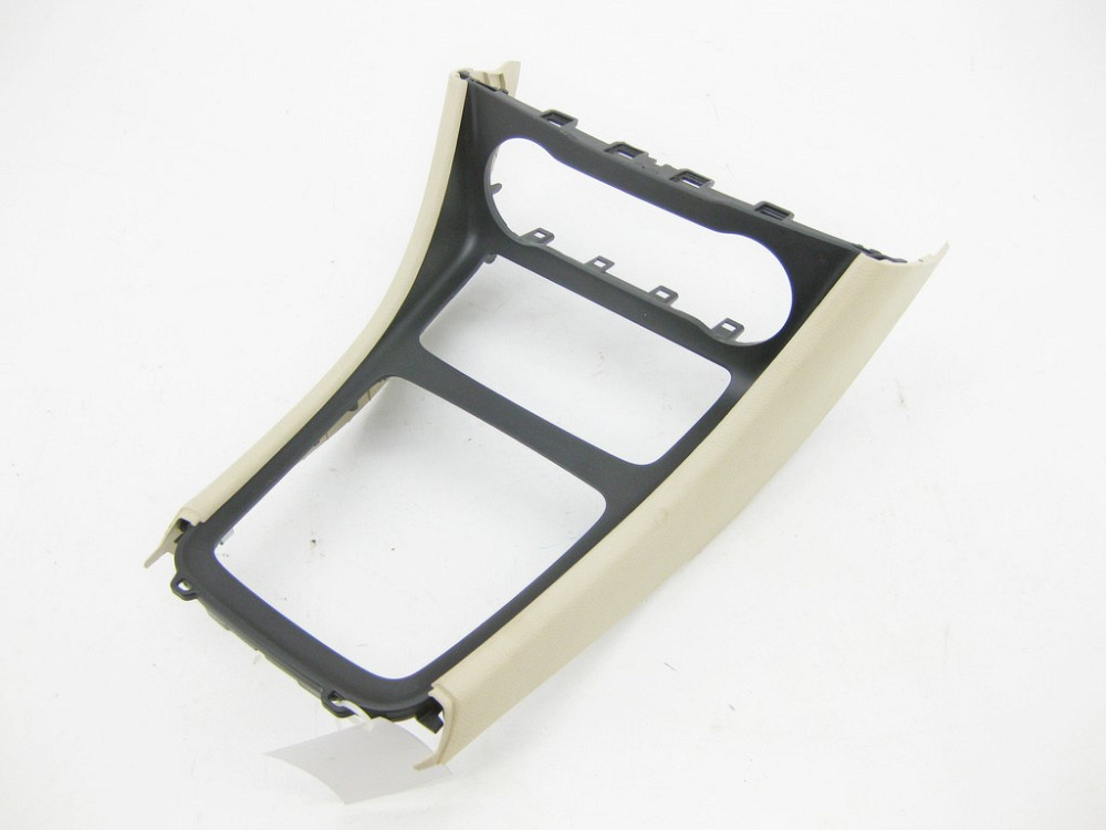 Mercedes-Benz  A1766807200 8L36 Декоративна вставка в підлокітник під блок керування кліматом та підсклянники CLA Shooting Brake X117 CLA C117 GLA X15 Одесса - изображение 5