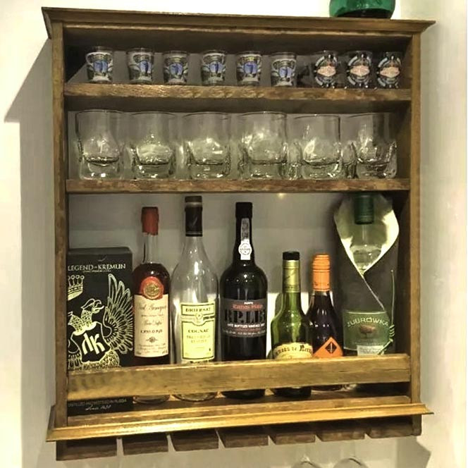 Настенная винная полка 
