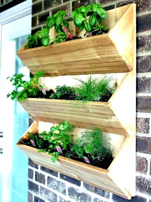 Полка настенная для цветов 