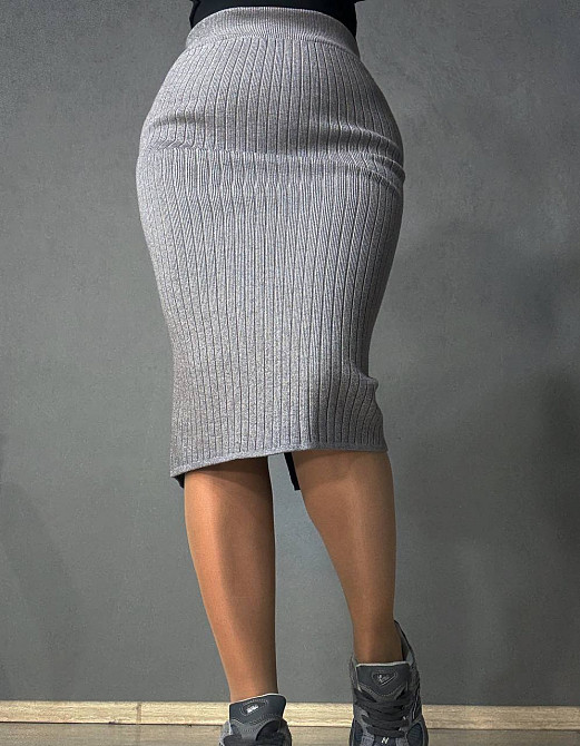Спідниця жіноча My fashion 478-123-70 в'язана в рубчик середньої довжини з розрізом , сірий, one size Київ - фото 1