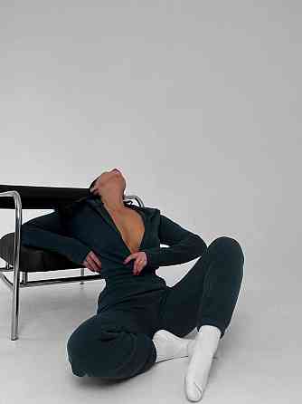 Стильный женский теплый комбинезон из качественной тринитки на флисе. пляшка, 46/48 Одесса