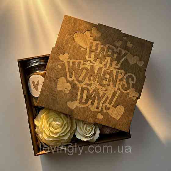 «Нежность весны» - подарок девушке с цветочным мылом и свечей Ирпень