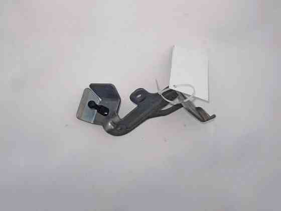 Mercedes-Benz  A2640101203 Правий кронштейн декоративної кришки двигуна M264 R4 1.5 2.0л E-Class W213 C238 C-Class W205 CLS C257 Одеса