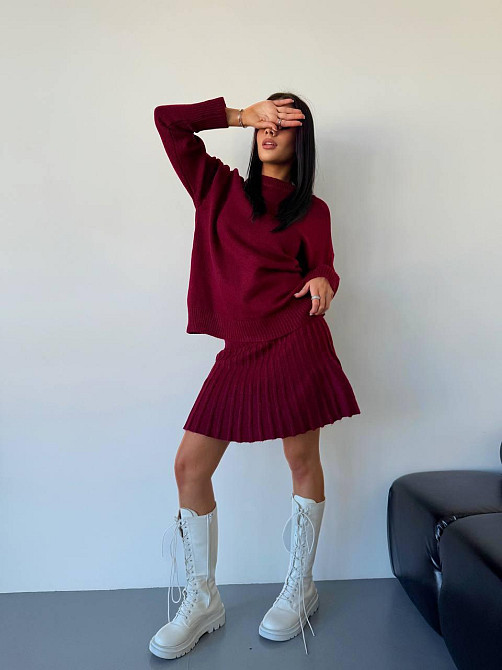 Жіночий трендовий костюм спідниця плісе з високою талією + оверсайз светр Бордо Одеса - фото 1