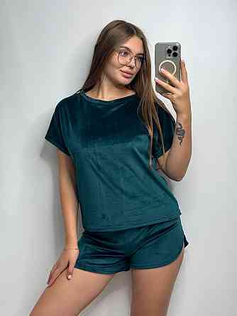 Пижама женская футболка + шорты из плюшевого велюра Зелёный M Харьков