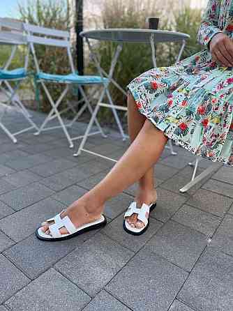 GREMMY Стильні жіночі шкіряні білі шльопанці на плоскій чорній підошві GREMMY 727 р. 36-40 Коломыя