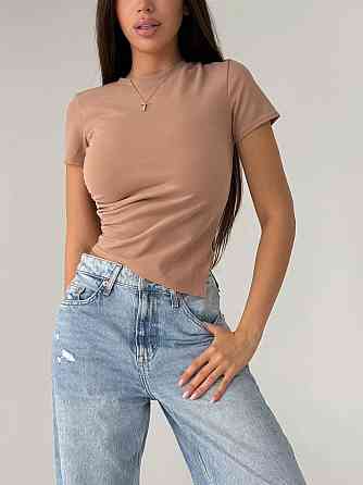 Женская базовая футболка с акцентным низом в виде треугольника креп-дайвинг Одесса