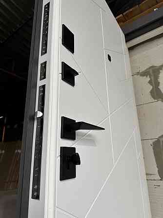 Двері квартирні Redfort, модель Стронг, комплектація Еліт + Київ