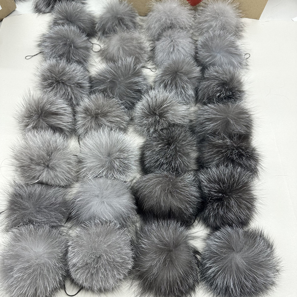 Помпон из натурального меха блюфрост 13-14 см Серый Харьков - изображение 8