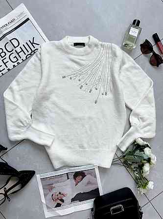 Женский свитер украшен бусинами машинная вязка Одесса