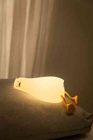 Силіконовий нічник "Лежача качка" з підставкою для телефону Коломия