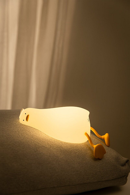 Силіконовий нічник "Лежача качка" з підставкою для телефону Коломия - фото 1