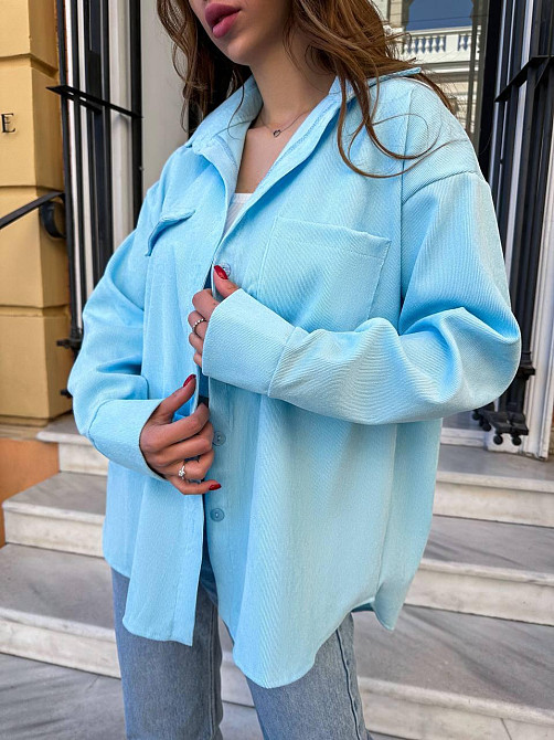Женская базовая оверсайз рубашка из микровельвета Голубой Одесса - изображение 1