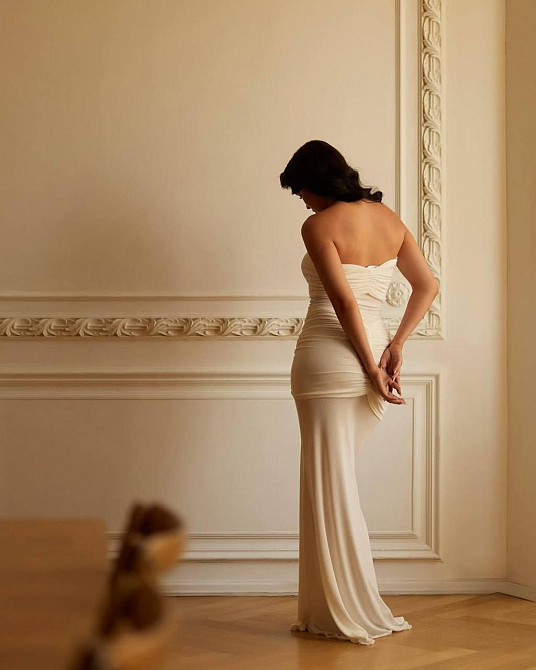 Женское легкое элегантное длинное платье-бандо Мягкая вискозаЖенское легкое элегантное длинное платье-бандо мягкая вискоза 46/48 Одесса - изображение 4