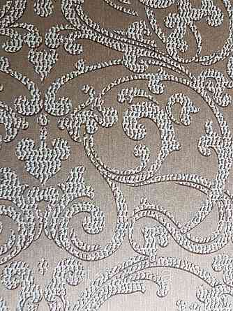 Текстильні шпалери на флізеліновій основі Da capo RaschTextil 085906 вензелі завитки великі сірі на Київ