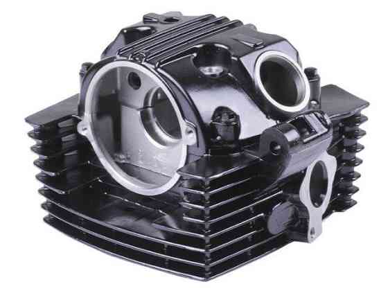 Головка блоку циліндра на бензиновий двигун CB-250 з балансувальним валом. Мукачево