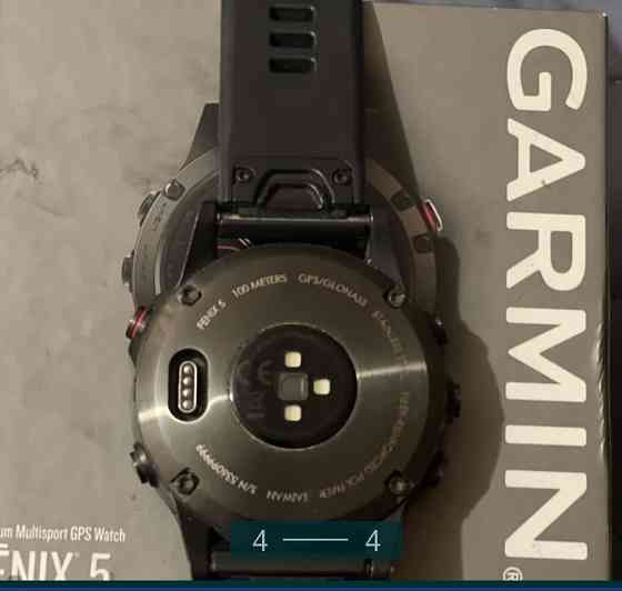 Часы: Garmin Fenix 5. Київ