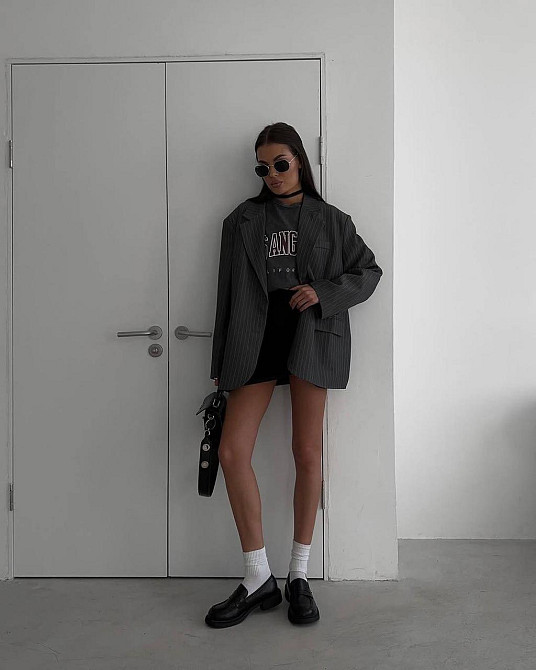 Женский классический пиджак свободного кроя в полоску костюмка Одесса - изображение 9