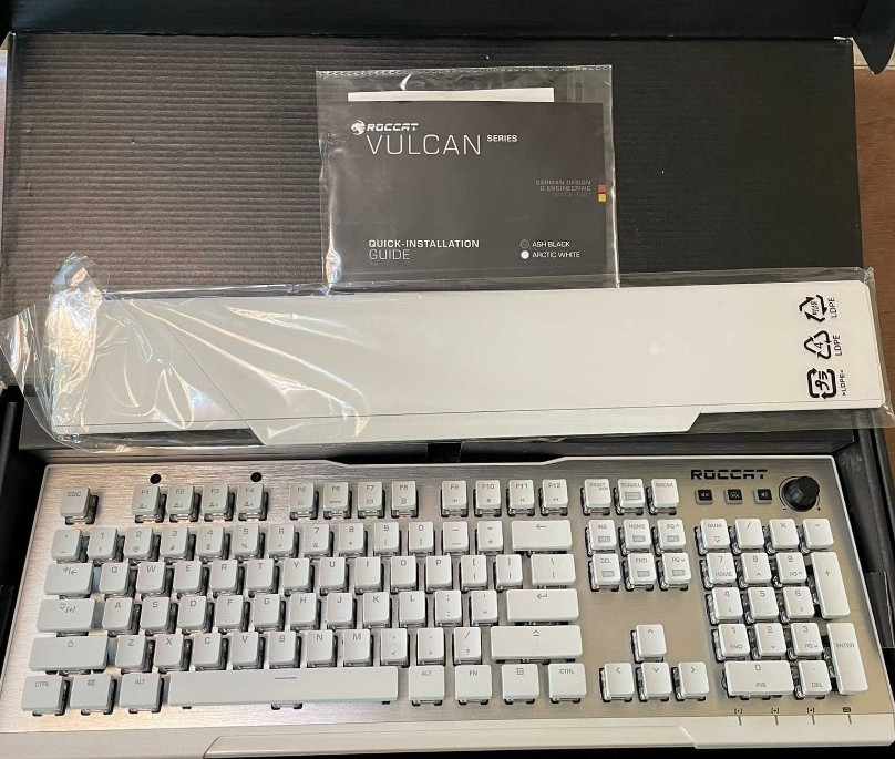 Механічна клавіатура ROCCAT Vulcan 122 Brown Tactile Switch. Харків - фото 1