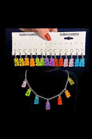 Бижутерия с мишками (набор) - в набор входит 7 пар сережек и ожерелье, материал смола Киев