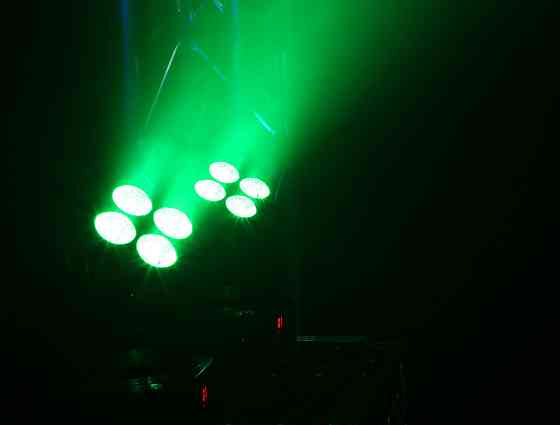 Світлодіодна обертова головка MHL36 Wash 4x 9 Вт BEAMZ Уцінака! Рівне