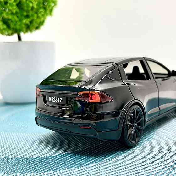 Машина Автосвіт Tesla Model X інерційна відчиняються двері капот багажник 17см Чорний (AP-2004) Чернігів