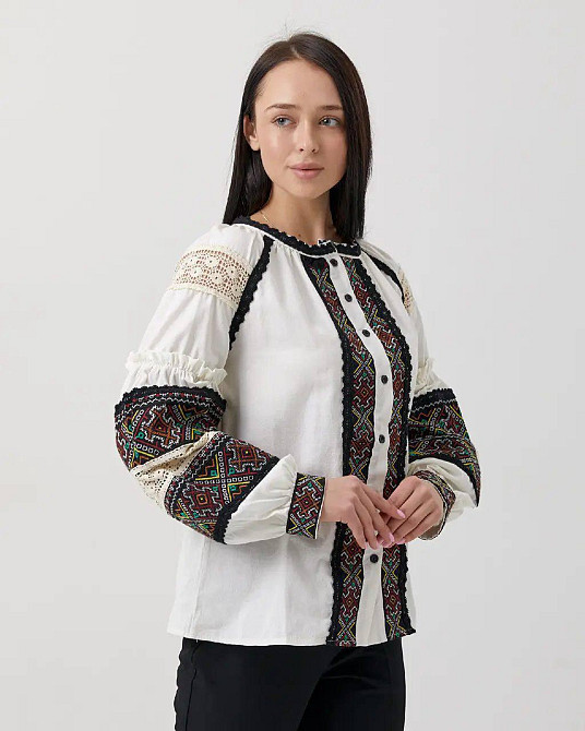 Жіноча сучасна вишиванка з мереживними вставками 80% бавовна, 20% поліестер Одеса - фото 4
