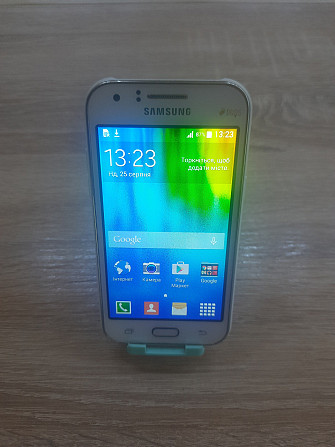 Б/У Смартфон Samsung Galaxy J1 J100H/DS White Дніпро - фото 1