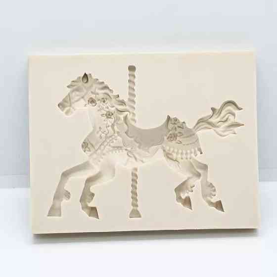 Силиконовая форма Лошадь 97 на 75 мм серый Киев