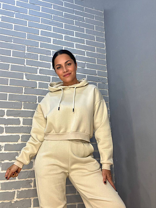 Костюм женский Quzen 478-480 короткое худи с капюшоном и брюки джоггеры на резинке флис светло бежевый, світло-бежевый, L Киев - изображение 12