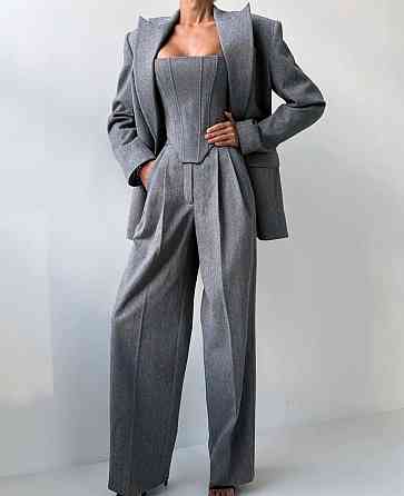 Женский теплый брючный костюм тройка: пиджак топ и штаны кашемир елка Серый, 46 Одесса