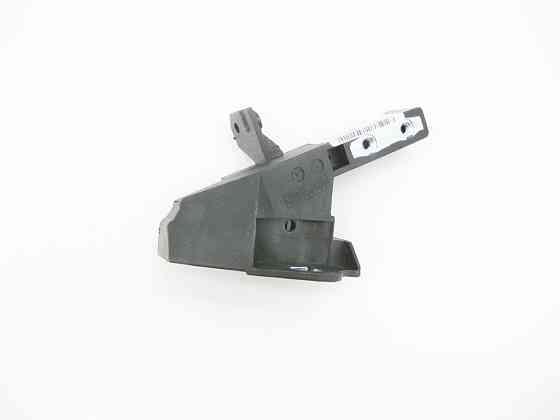 Mercedes-Benz  A2056203401 Новий пластиковий кронштейн лівої фари на підсилювачі переднього бампера C-Class W205 Одесса