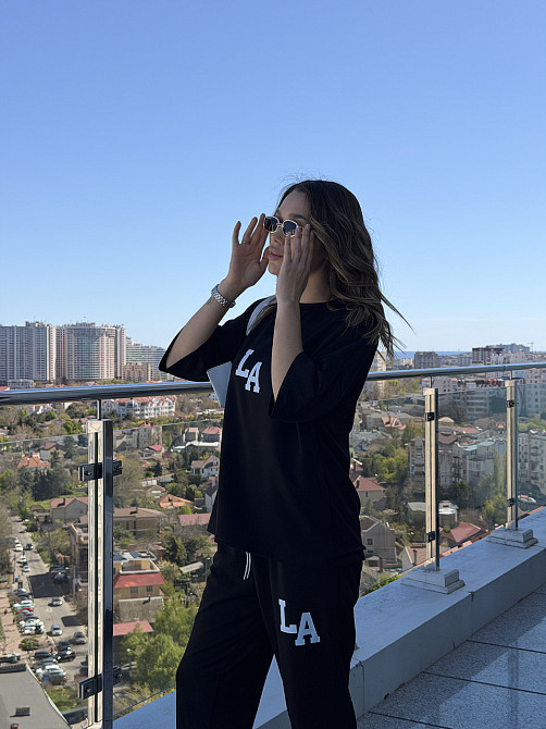 Женский легкий спортивный костюм с футболкой 