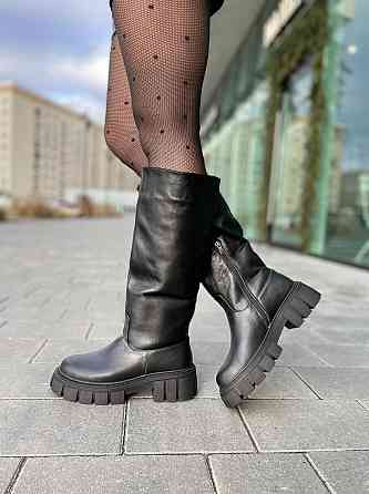 Чоботи зимові жіночі з натуральної шкіри на низькому ходу чорного кольору р. 38-40 / Чоботи на Коломыя