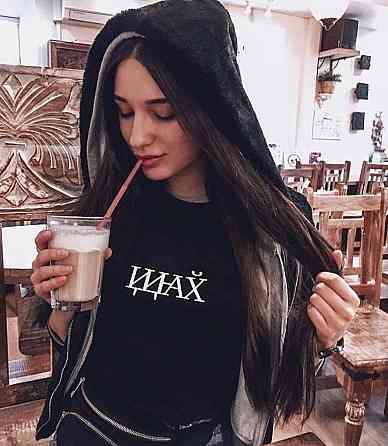 Чорна жіноча футболка з малюнком Чернівці