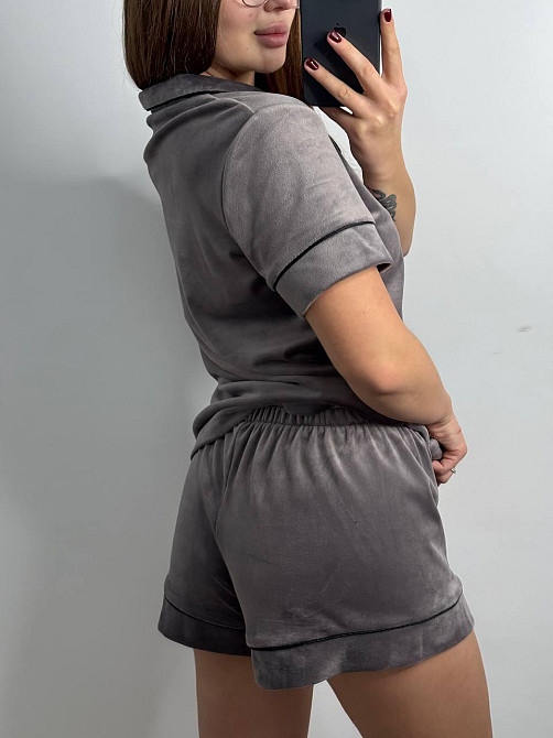 Женский велюровый домашний костюм с шортами Капучино ч/к XL/2XL Харьков - изображение 2