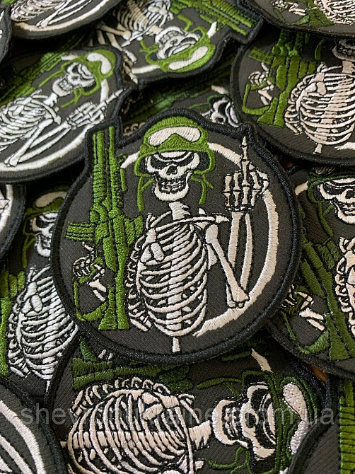 Шеврон Скелет хуліган (Форма коло. На липучці) Розмір 9x7см Київ - фото 3