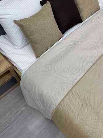 Покривало стьобане Decorator Велюр листя 240х260 см бежевий (85-040) Київ