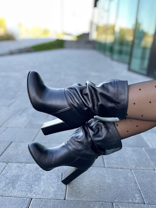 Nivelle Черевики жіночі NIVELLE чорні натуральна шкіра каблук 10см висота 15см 35р.-22.5см 39р. Коломия - фото 2