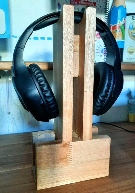 Стойка для наушников 