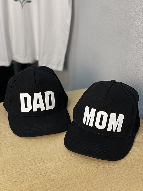Парні чорні кепки DAD / MOM — подарунок майбутнім батькам Чернівці - фото 1
