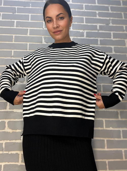 Светр жіночий Accorddream 9880 смуга оверсайз розрізи по боках, чорний, 44-48 Київ - фото 6